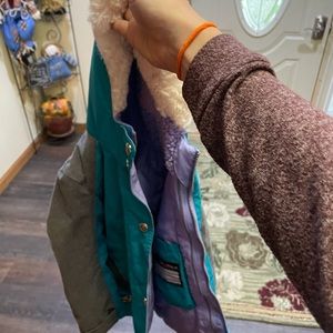 Girls winter coat. Size 4/5. Teal and purple! Great condition! Has 2 layers!